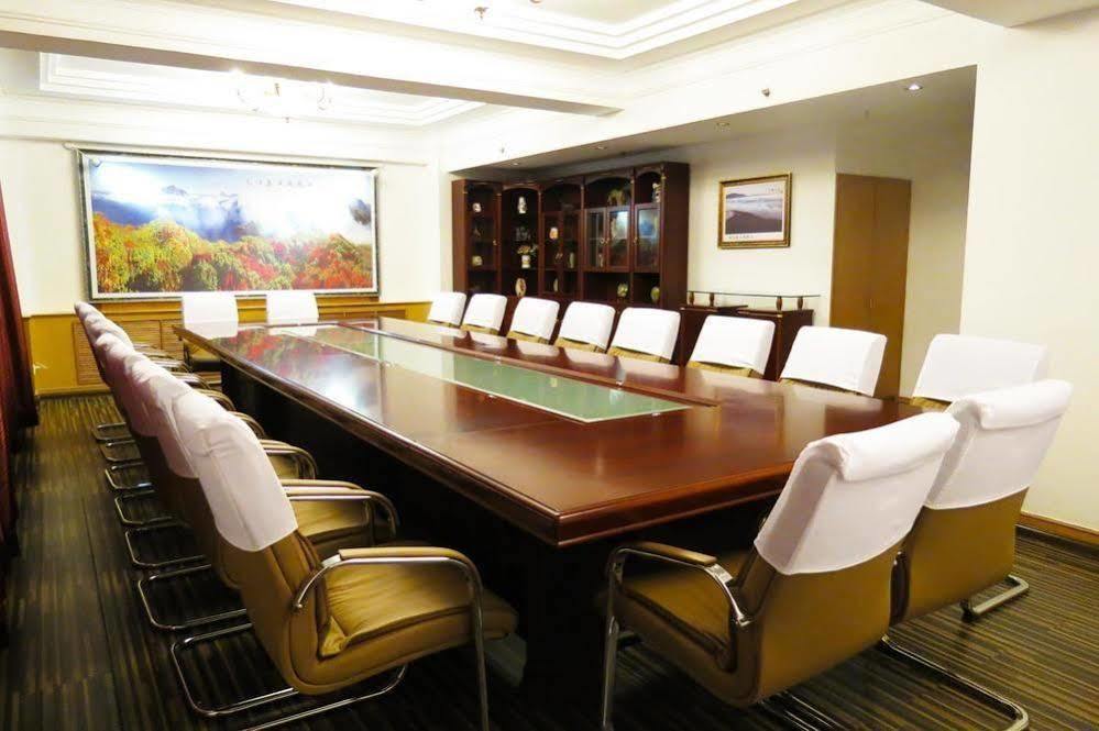 Lin Yuan Hotel Harbin Exterior photo